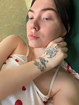 Snapshot of Lisaaa_Alisa chatting on February 20, 5:48 am Lisaaa Alisa online show from February 20, 5:48 am