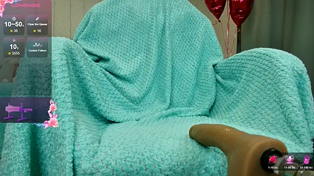 oliviiaa online show from March 13, 12:15 am