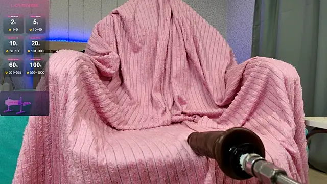 oliviiaa online show from May 18, 11:20 pm