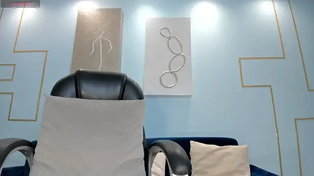 JessicaWilliams1 online show from March 8, 10:22 am