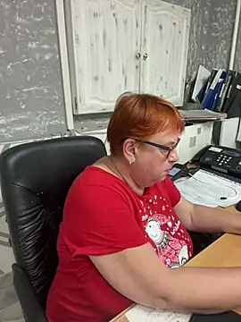 Snapshot of Klio5678 chatting on June 8, 8:42 pm Klio5678 online show from June 8, 8:42 pm