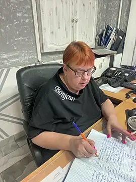 Klio5678 online show from April 5, 8:15 pm