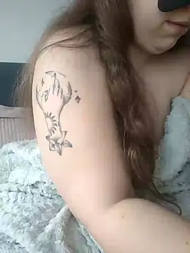 FrancaiseLynne online show from December 13, 9:57 am