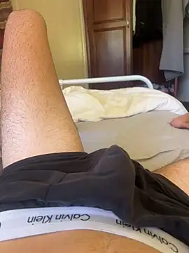h0rnyguy001 online show from April 14, 12:48 am