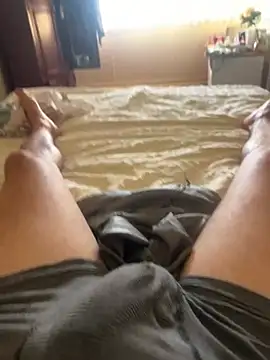 h0rnyguy001 online show from May 29, 8:42 am