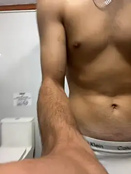 h0rnyguy001 online show from February 20, 11:01 am