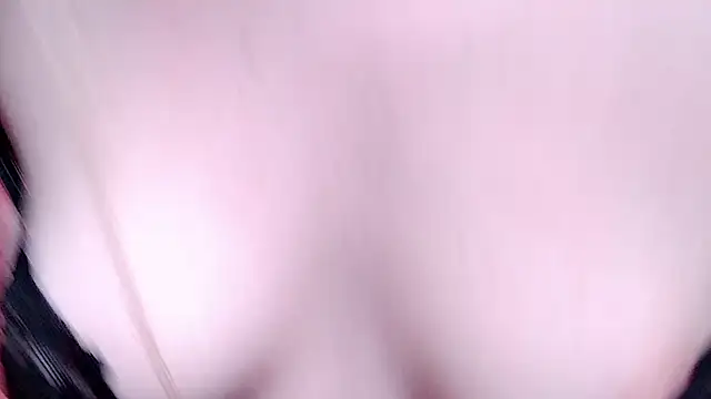 caarlywhitee online show from May 14, 1:35 am