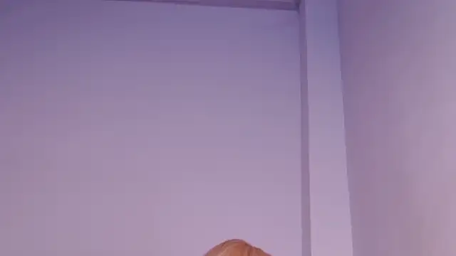 caarlywhitee online show from October 25, 10:10 pm