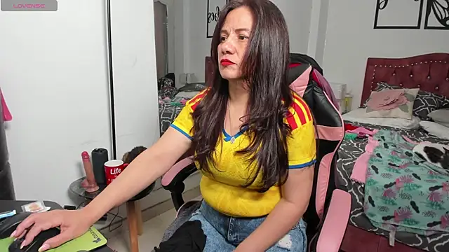 Snapshot of Marie_Mature chatting on July 3, 6:58 pm Marie Mature online show from July 3, 6:58 pm