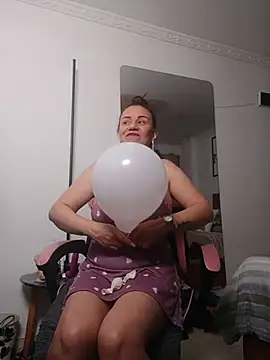 Snapshot of Marie_Mature chatting on July 9, 10:42 pm Marie Mature online show from July 9, 10:42 pm