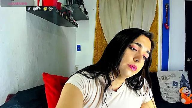 SARAMISHA online show from March 24, 9:15 pm