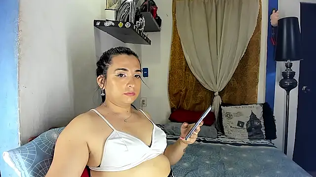Snapshot of SARAMISHA chatting on May 15, 9:46 pm SARAMISHA online show from May 15, 9:46 pm