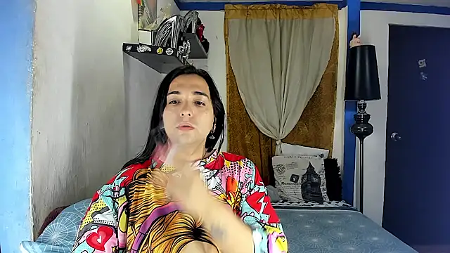 Snapshot of SARAMISHA chatting on May 11, 7:55 pm SARAMISHA online show from May 11, 7:55 pm