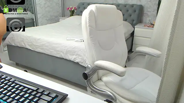 Ellysse  online show from November 7, 10:53 am