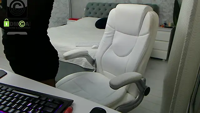 Ellysse  online show from December 2, 12:07 pm