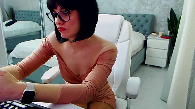 Ellysse  online show from February 10, 11:42 am