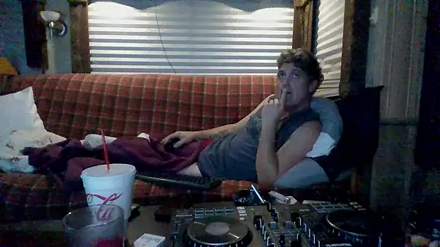 lateniter online show from November 29, 11:10 am