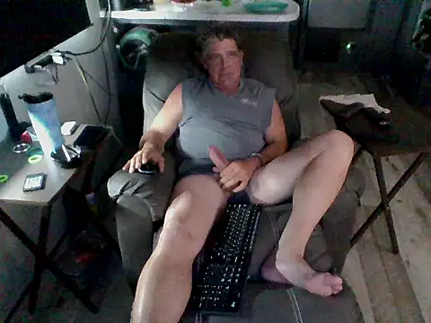 lateniter online show from June 5, 10:59 pm