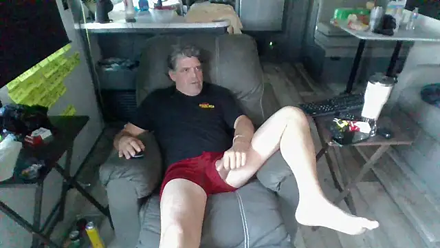 lateniter online show from October 31, 10:16 pm