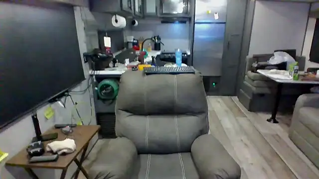 lateniter online show from April 22, 5:25 am