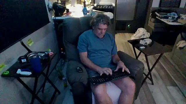 lateniter online show from April 8, 1:51 am