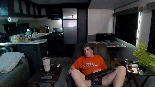 lateniter online show from February 14, 11:38 pm