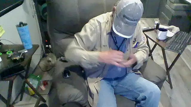 lateniter online show from April 10, 11:39 am