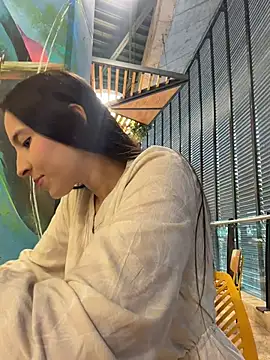 LittleDoll    online show from April 15, 1:04 pm