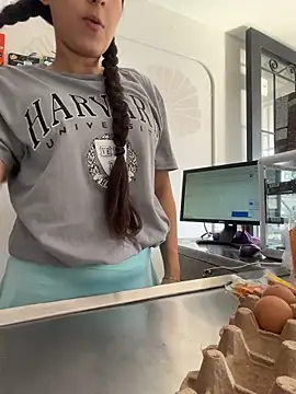 LittleDoll    online show from March 13, 1:16 pm