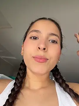LittleDoll    online show from May 10, 1:14 pm