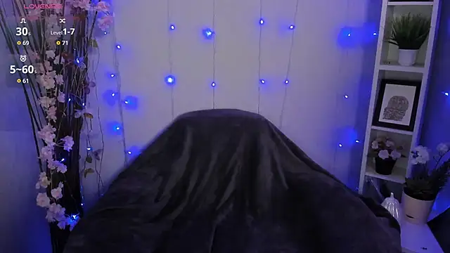 Lori  Hell online show from April 2, 3:35 am