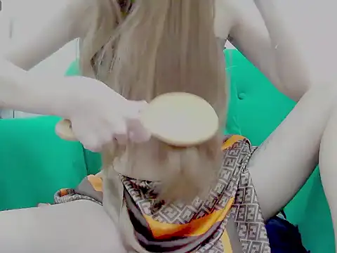 Snapshot of nina9384 chatting on September 10, 8:02 am nina9384 online show from September 10, 8:02 am