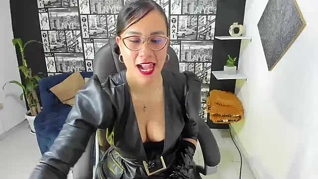 Agata-Moon online show from March 21, 5:45 pm