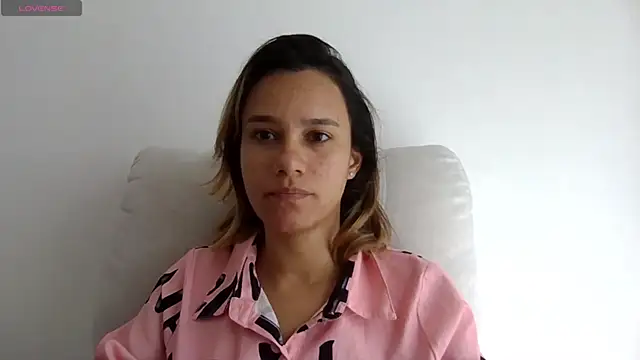 Snapshot of SamanthaWatson chatting on June 7, 3:50 pm SamanthaWatson online show from June 7, 3:50 pm