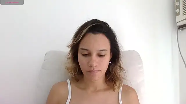Snapshot of SamanthaWatson chatting on July 8, 1:56 pm SamanthaWatson online show from July 8, 1:56 pm