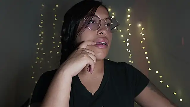 Snapshot of nerak_1a_ chatting on December 17, 6:24 pm nerak 1a online show from December 17, 6:24 pm