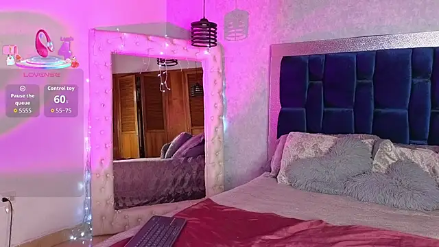 ashley brend online show from October 25, 9:15 pm