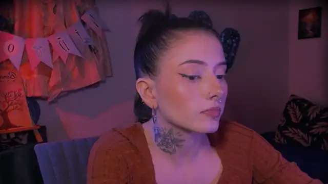 LiliJones  online show from April 4, 6:58 pm