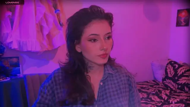 LiliJones  online show from March 28, 7:59 pm