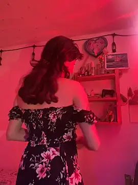 LiliJones  online show from February 19, 3:20 pm