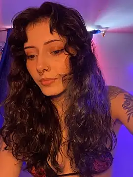 Snapshot of LiliJones_ chatting on November 13, 4:22 pm LiliJones online show from November 13, 4:22 pm