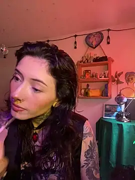 LiliJones  online show from February 20, 1:35 pm