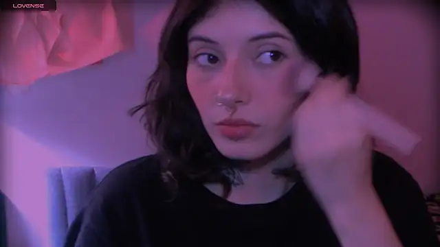 LiliJones  online show from March 26, 5:11 pm