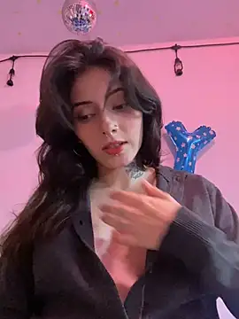 LiliJones  online show from April 13, 8:46 pm