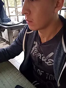 Snapshot of 97banana chatting on March 17, 11:13 pm 97banana online show from March 17, 11:13 pm