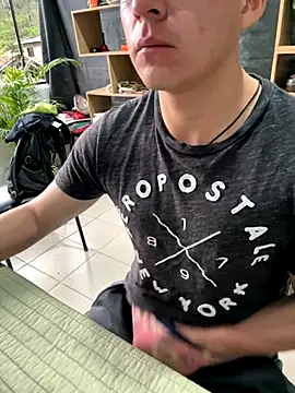 Snapshot of 97banana chatting on October 27, 10:22 pm 97banana online show from October 27, 10:22 pm