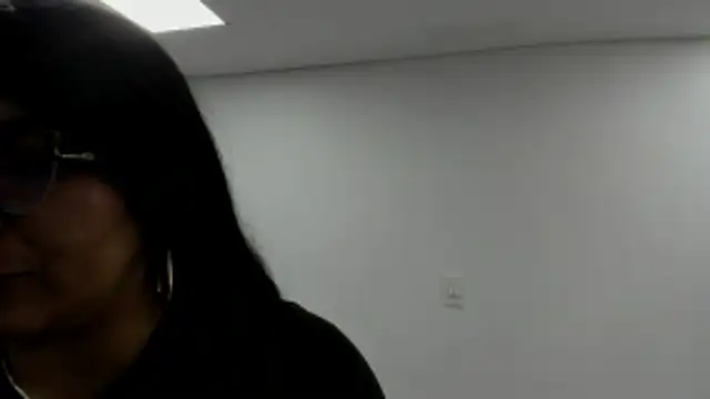 Luna Dumont online show from October 26, 11:10 am