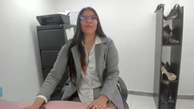 Luna Dumont online show from February 16, 11:20 am