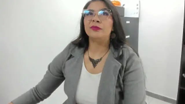 Luna Dumont online show from December 1, 11:11 am