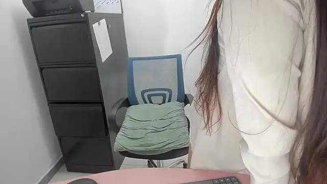 Luna Dumont online show from February 9, 12:25 pm